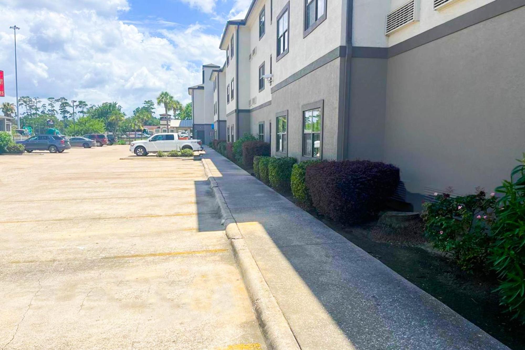 Oyo Townhouse Beaumont Medical Center Area Hotel Exterior photo