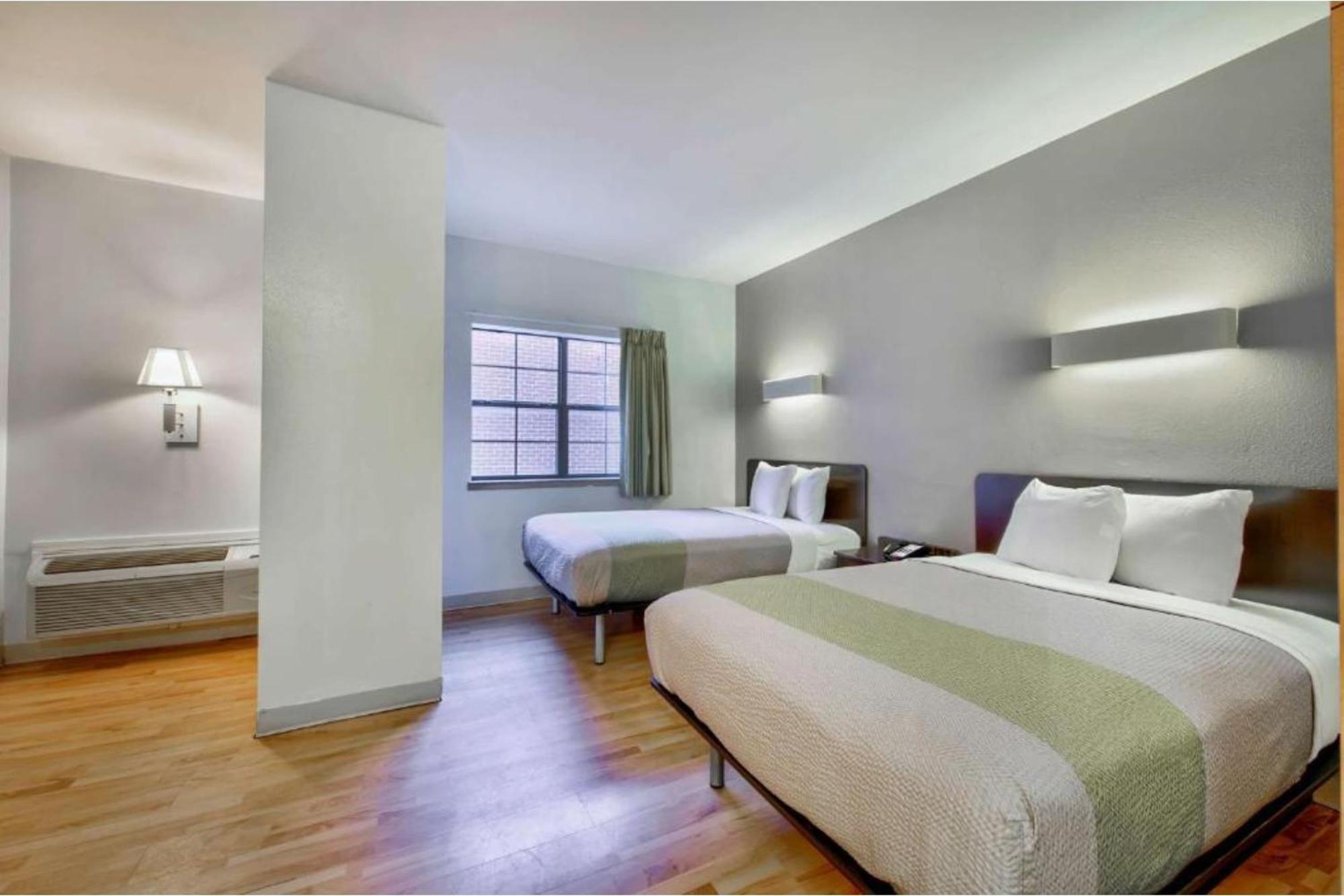 Oyo Townhouse Beaumont Medical Center Area Hotel Exterior photo