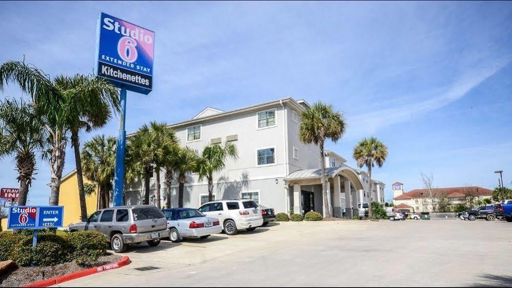 Oyo Townhouse Beaumont Medical Center Area Hotel Exterior photo